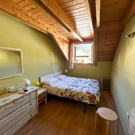 Daire Acogedor Atico Duplex En El Centro En Biescas/4pax *